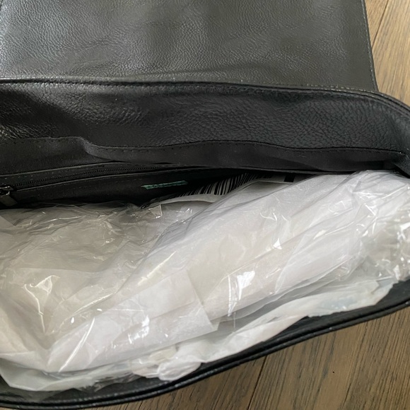 Cross and Skull Crossbody Bag - Picture 3 of 12